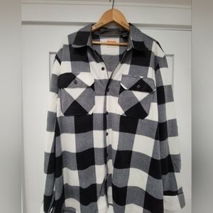 Wrangler plaid black and white shirt XL